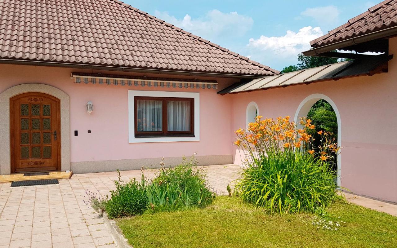 Bungalow & Apartments "Am Deber" Velden - Augsdorf Velden am Woerthersee Exterior photo